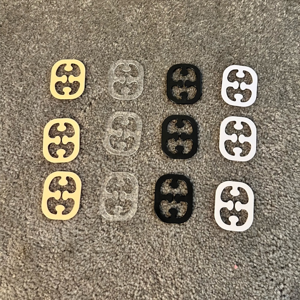 Bra strap holding buckle clips